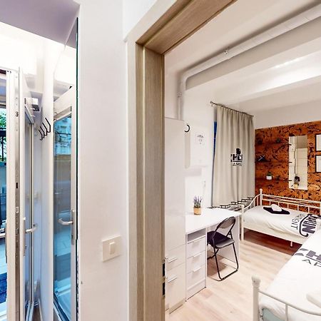 Chaplin Apartment - Free Garage Parking Любляна Екстериор снимка