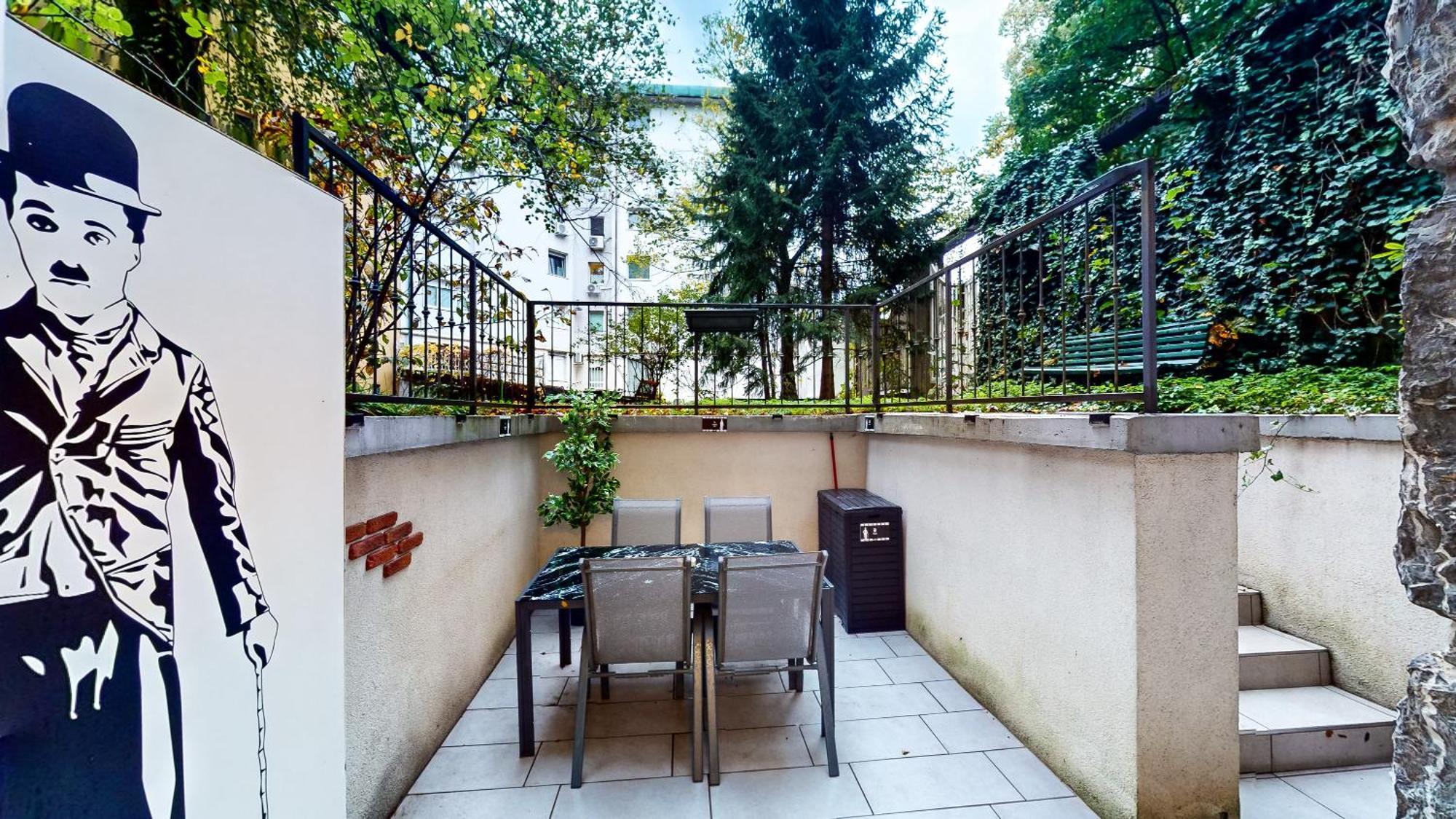 Chaplin Apartment - Free Garage Parking Любляна Екстериор снимка